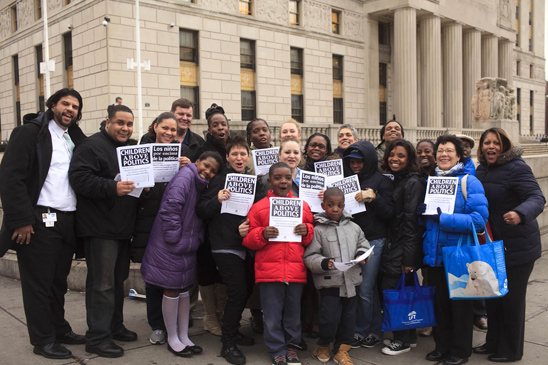 UFT members handed out leaflets on the corner of 161 Street & Grand Concourse in the Bronx in a day of action on Jan. 14 to put pressure on Mayor Bloomberg to negotiate an evaluation system that helps teachers help kids. UFT members handed out leaflets on the corner of 161 Street and Grand Concourse in the Bronx in a day of action on Jan. 14 to put pressure on Mayor Bloomberg to negotiate an evaluation system that helps teachers help kids. (Dave Sanders)