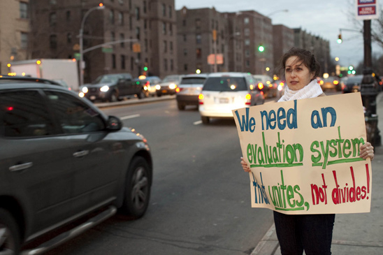 UFT members handed out leaflets on the corner of 161 Street & Grand Concourse in the Bronx in a day of action on Jan. 14 to put pressure on Mayor Bloomberg to negotiate an evaluation system that helps teachers help kids. UFT members handed out leaflets on the corner of 161 Street and Grand Concourse in the Bronx in a day of action on Jan. 14 to put pressure on Mayor Bloomberg to negotiate an evaluation system that helps teachers help kids. (Dave Sanders)
