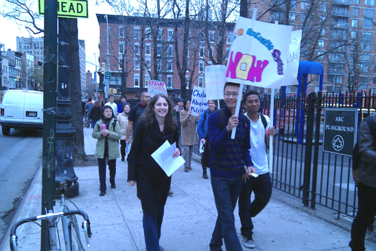 Twelve teachers from Lower East Side Prep, a transfer school, joined forces with members from nearby PS 20 to picket and hand out leaflets on the Lower East Side after school on Jan. 14.