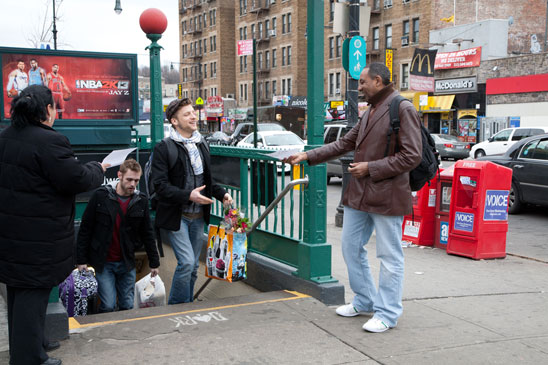 Teacher Jaime Morban of IS 52, Manhattan, hands out leaflets. Teacher Jaime Morban of IS 52, Manhattan, hands out leaflets. (Pat Arnow)