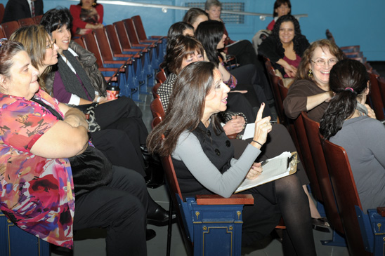 Fifth grade teacher Nadine Salzman asks a question. Fifth grade teacher Nadine Salzman asks a question. (Miller Photography)