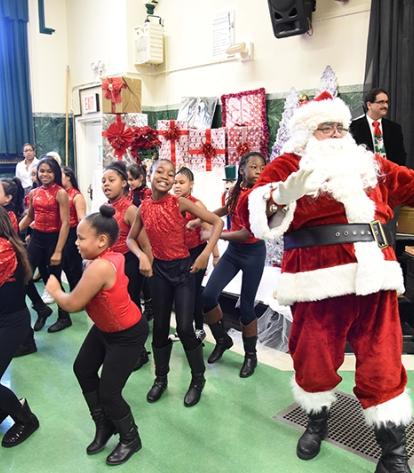 holiday-event-at-ps-188-brooklyn-138-0088