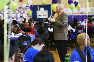 UFT President Michael Mulgrew welcomes 500 parents to the conference.