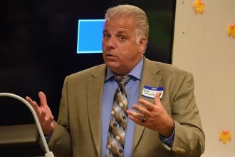 Peter Ianniello, the chief executive officer of the DOE’s Office of HR School Su