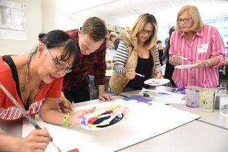 Collaborating at the mural workshop 