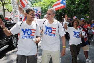 Eladio Cruz (front, right), a paraprofessional at PS 47 in the Bronx.