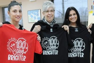 Paras show off their T-shirts