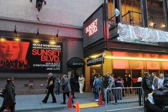 UFT members in line for a showing of "Sunset Blvd." on March 11