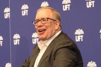  City Comptroller Scott Stringer (second from right), the UFT’s endorsed candidate for mayor, joins President Michael Mulgrew,
