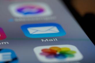 Email icon on iphone