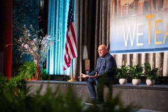 UFT President Mulgrew discusses the national political landscape with members during the 2025 UFT Spring Education Conference. 