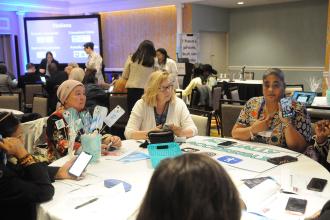 Participants learn cellphone tips in the “Retiree Tech Essentials: Tools to Support Your Everyday Life” workshop.