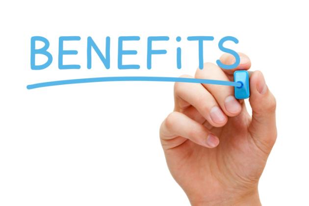 Hand drawing the word benefits
