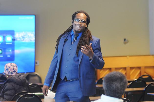 Ian Stuart, the UFT Brooklyn parent and community liaison, welcomes parents to the UFT Brooklyn Parent Conference on Oct. 25, 2025. 