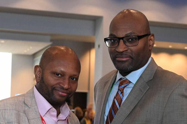 Former UFT Vice President for Career and Technical Education Sterling Roberson (right) received the Retiree of the Year Award during the May 1–2 convening of the Representative Assembly of NYSUT, the UFT’s state affiliate. 