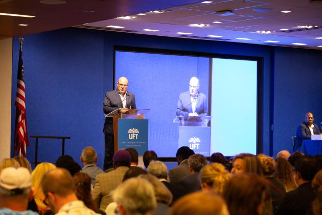 UFT President Michael Mulgrew speaks at the UFT Delegate Assembly on Sept. 29. 