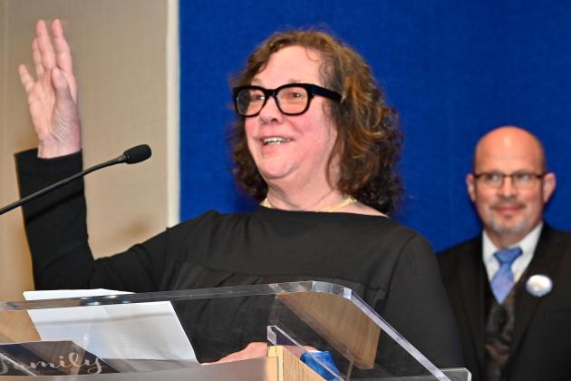 Ellie Engler accepts Cogen Award