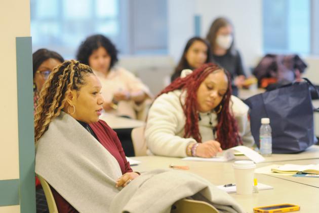 School counselor Sharese Civil of PS 175 in Queens shares a story during one of the workshops at the UFT 2025 School Counselors Conference. 