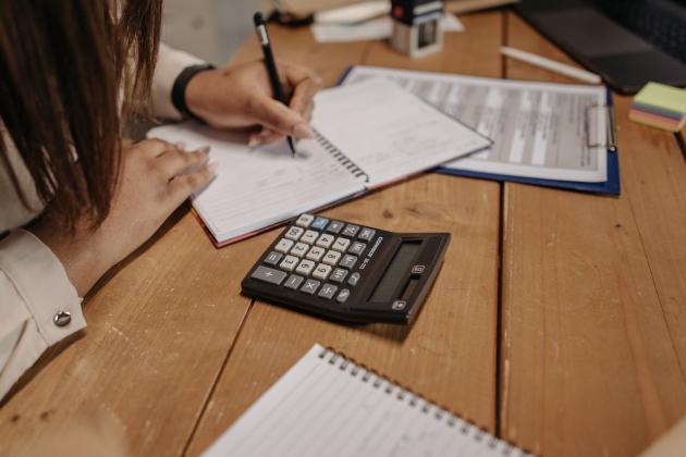 woman budget finances generic