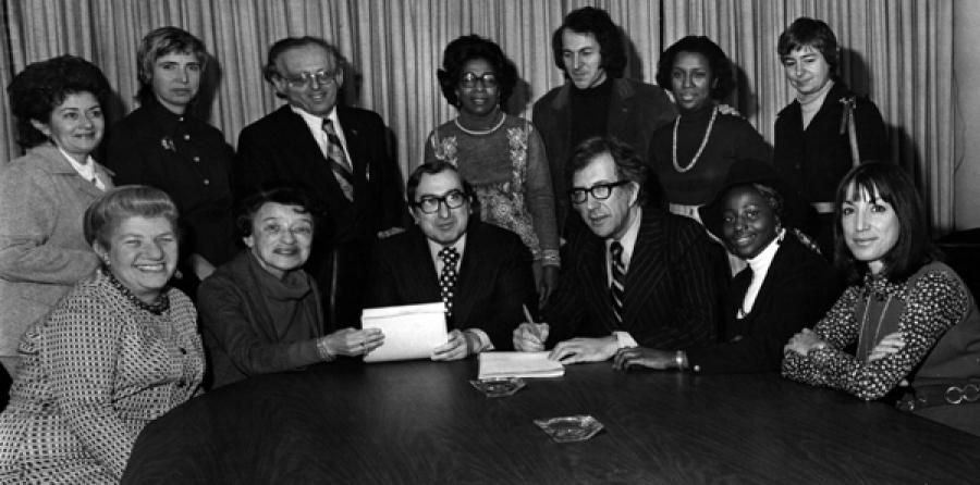 Shanker signs the first contract for paraprofessionals in 1970