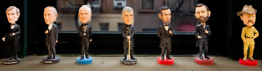 Bobblehead president dolls