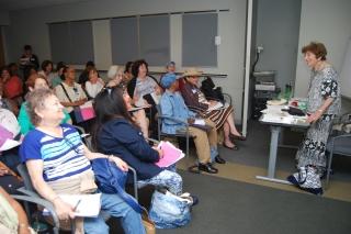 Retiree Sylbia Elbaz leads the Culinary Medicine workshop. 