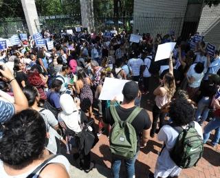 Students joined LIU Brooklyn faculty members on Sept. 14 to protest the lockout 