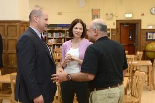 Mulgrew speaks with Brooklyn Technical HS Chapter Leader Beth Johnson and UFT de