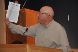 George Borsuk, coordinator of the RTC’s Suffolk section, leads a discussion abou