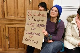 Maryann Schmidt of PS 333 makes a point about class size at the Feb. 27 forum at