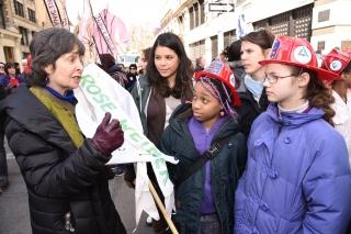 Megan Conner and Shari Rivera and students hear from Suzanne Pred Bass.