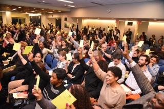 UFT delegates vote to endorse de Blasio for re-election