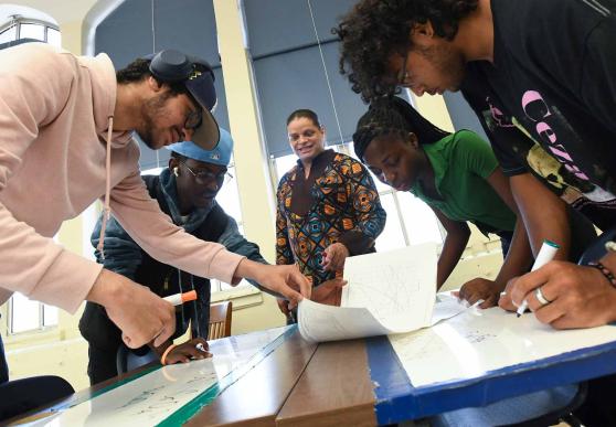 2023 NYS Teacher of the Year Billy Green instructs students