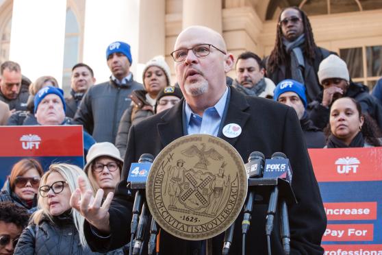 UFT backs $10K boost for paras