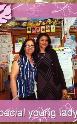 Big Apple Award winner Yadira Hans (right) as a student teacher, with her 3rd-gr